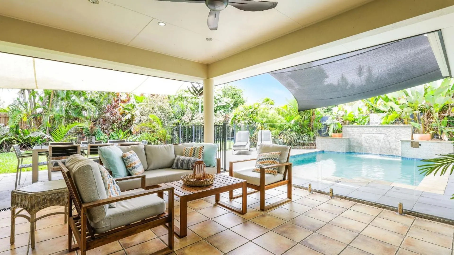 Villa Blue - Coastal Family Escape Palm Cove Australia