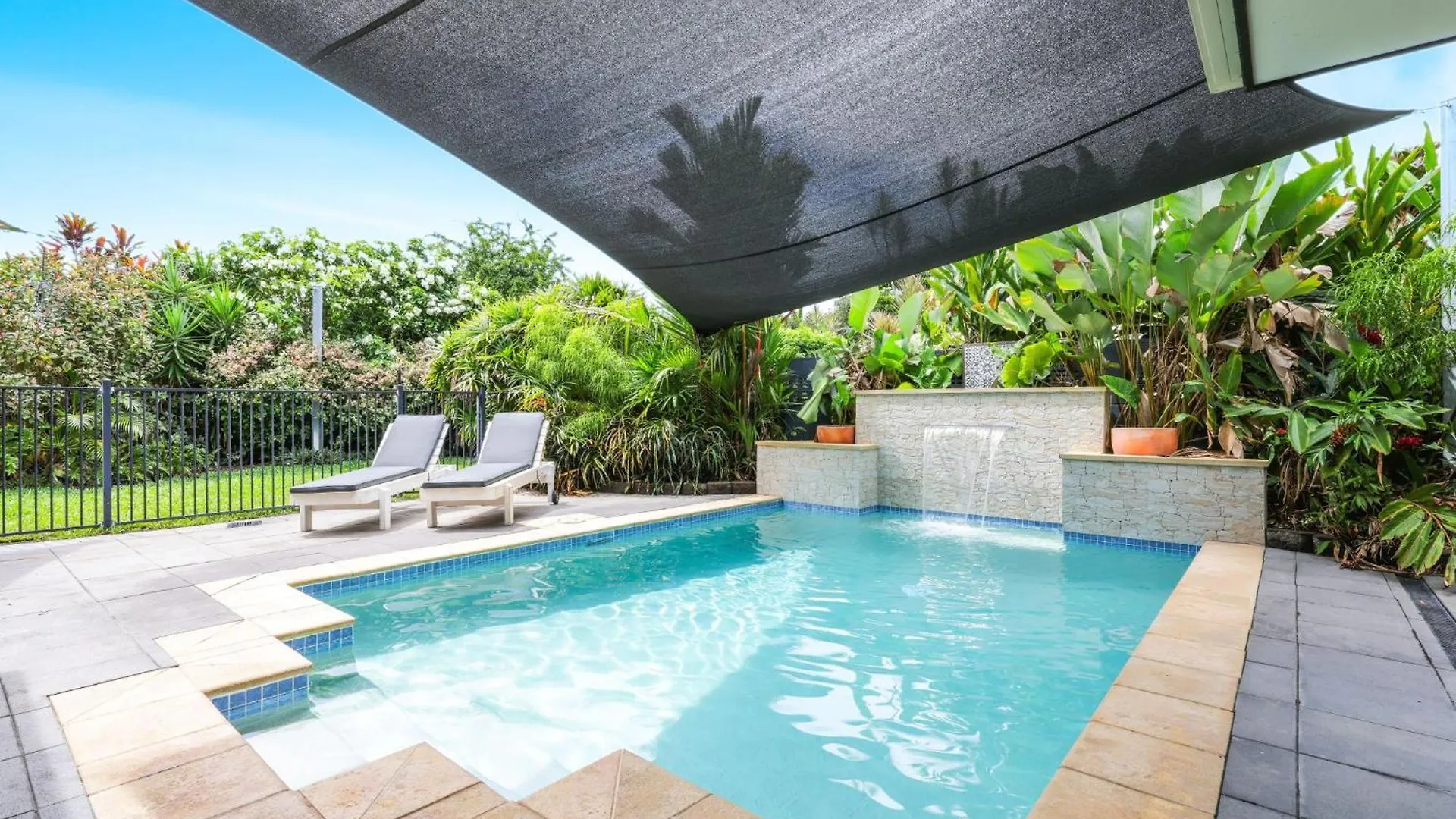 Villa Blue - Coastal Family Escape Palm Cove 0*,  Australia